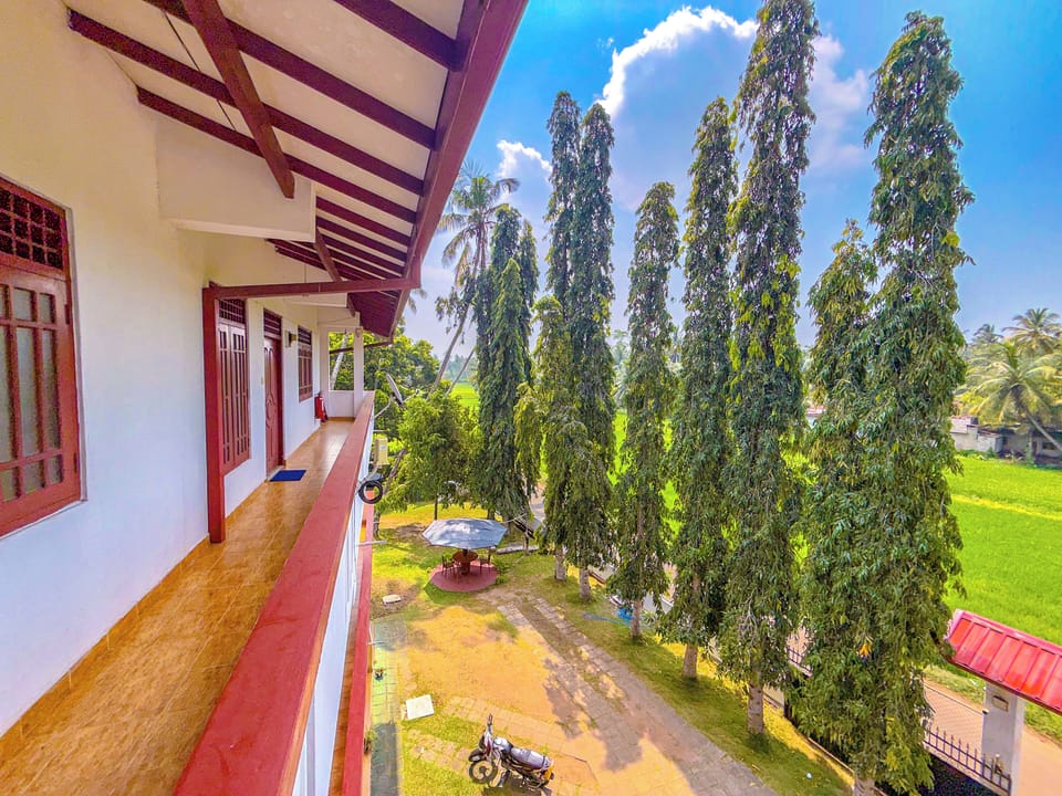 Airport Green View Resort Hotel in Western Province