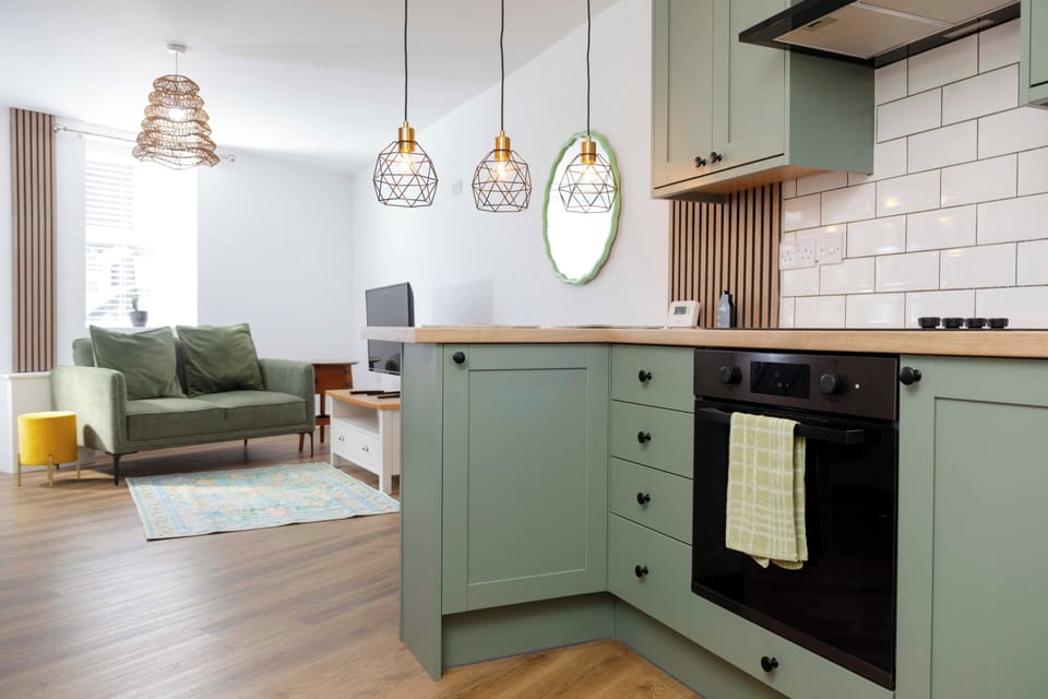 House | Private kitchen | Fridge, microwave, oven, stovetop
