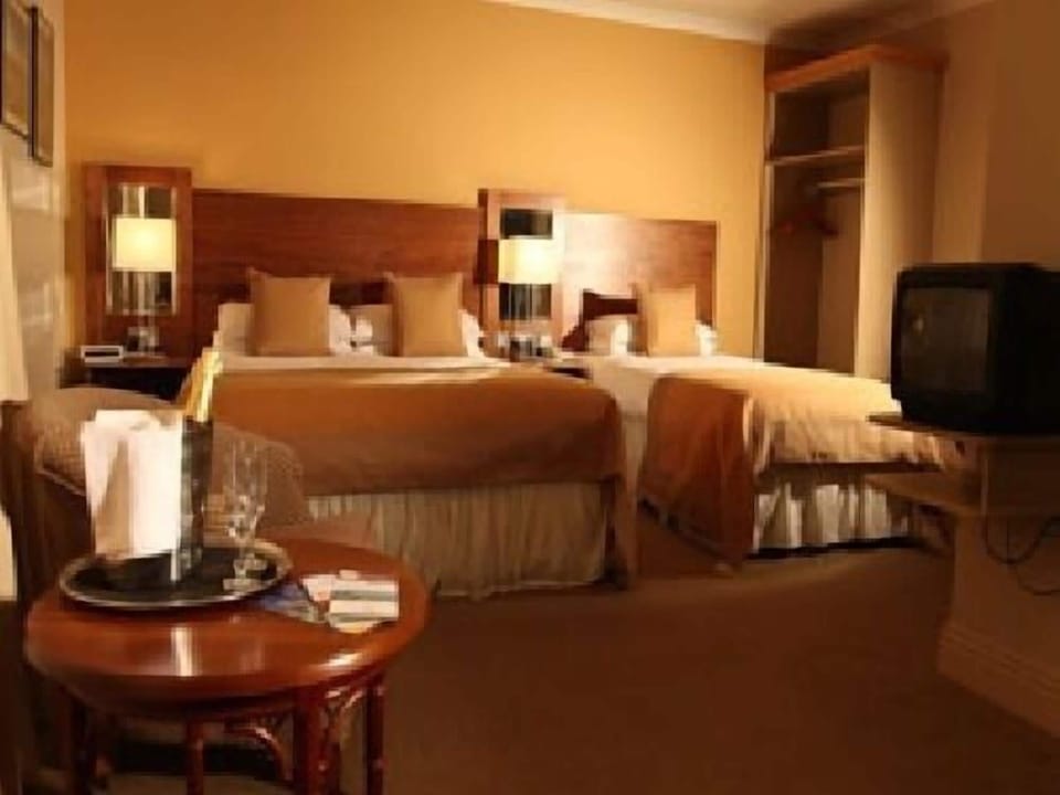 Double or Twin Room, Ensuite (Bath and Shower) | 1 bedroom