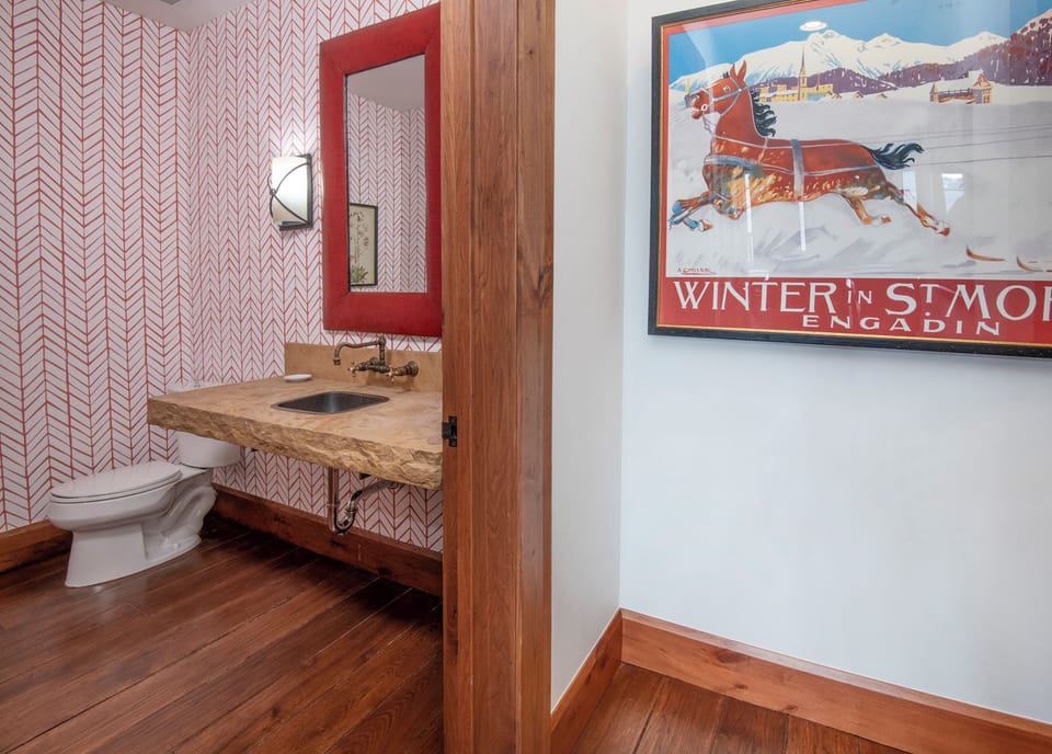 Hummingbird by Elevation Accommodations Chalet in Edwards