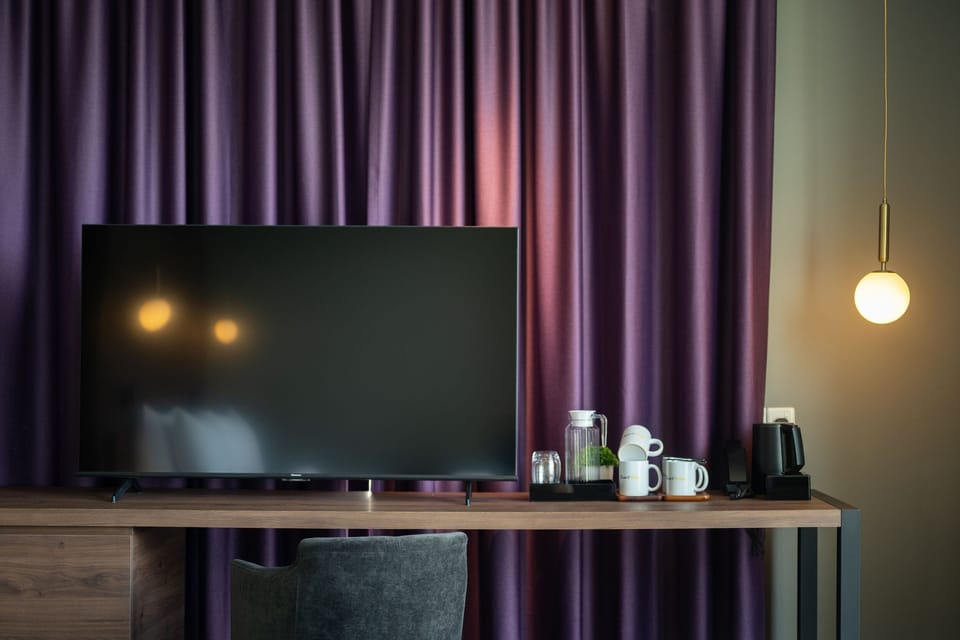 In-room safe, desk, WiFi (free), bed sheets