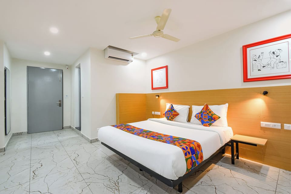 Egyptian cotton sheets, premium bedding, in-room safe, free WiFi