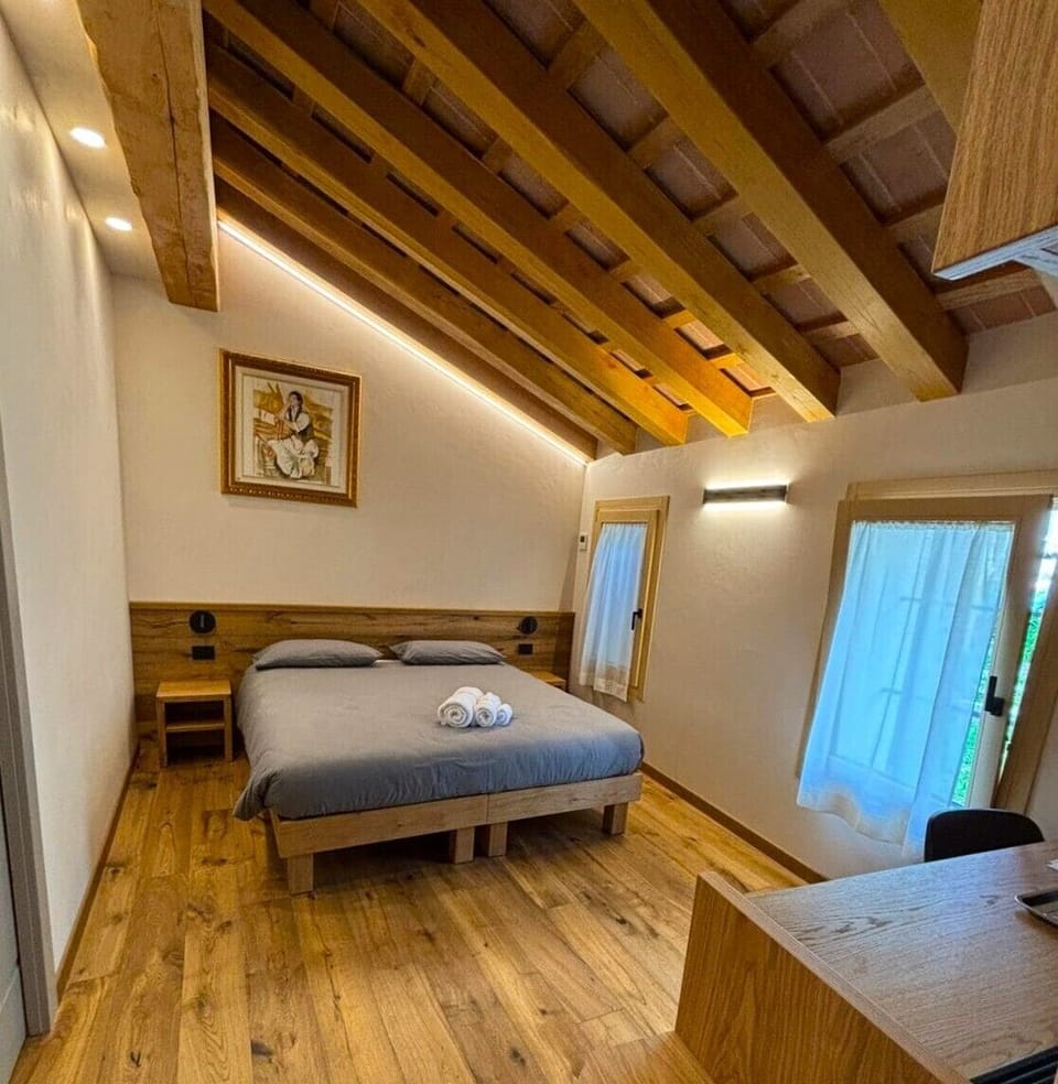 Double or Twin Room | In-room safe, desk, free cribs/infant beds, free WiFi