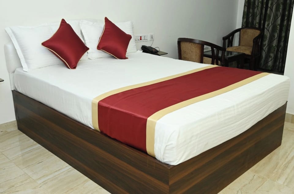Superior Double Room | Desk, soundproofing, bed sheets