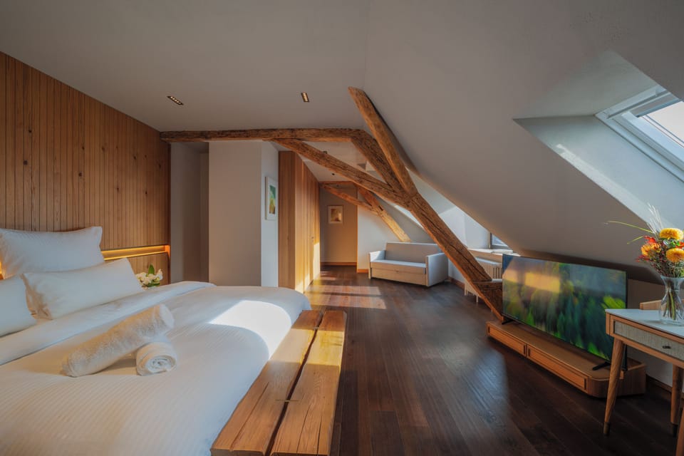 Junior Double or Twin Room | Premium bedding, in-room safe, desk, laptop workspace