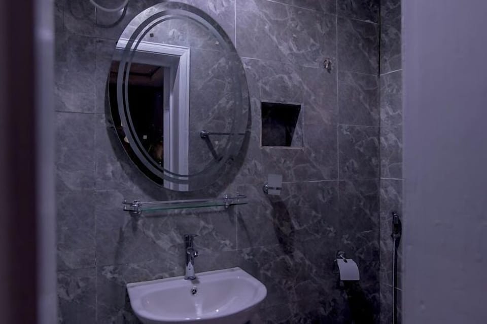 Comfort Room, Balcony, City View | Bathroom | Hair dryer, towels, soap, shampoo