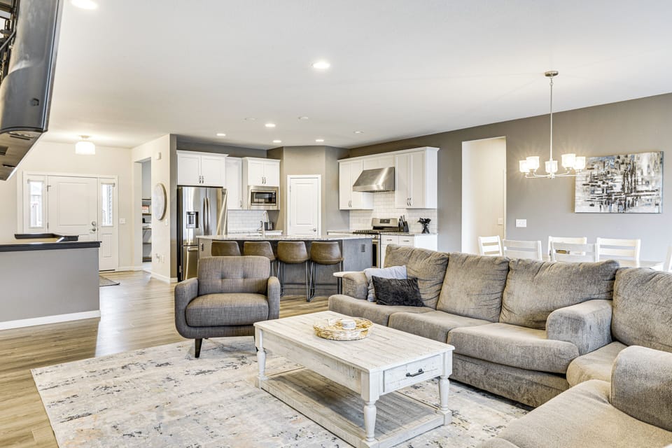 House (5 Bedrooms) | Interior