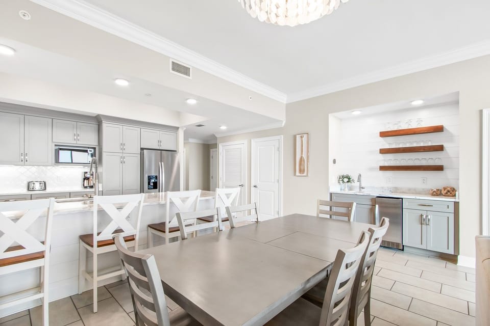 Condo, 3 Bedrooms | Dining