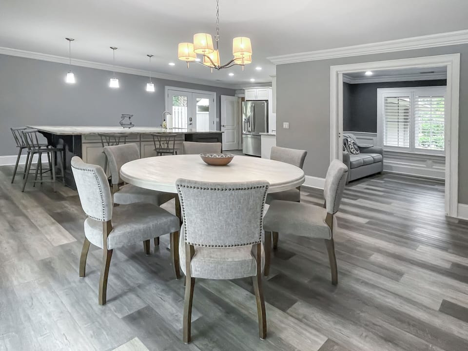 House, Multiple Beds, Kitchen, Garden View (42 Planters Wood Drive) | Dining