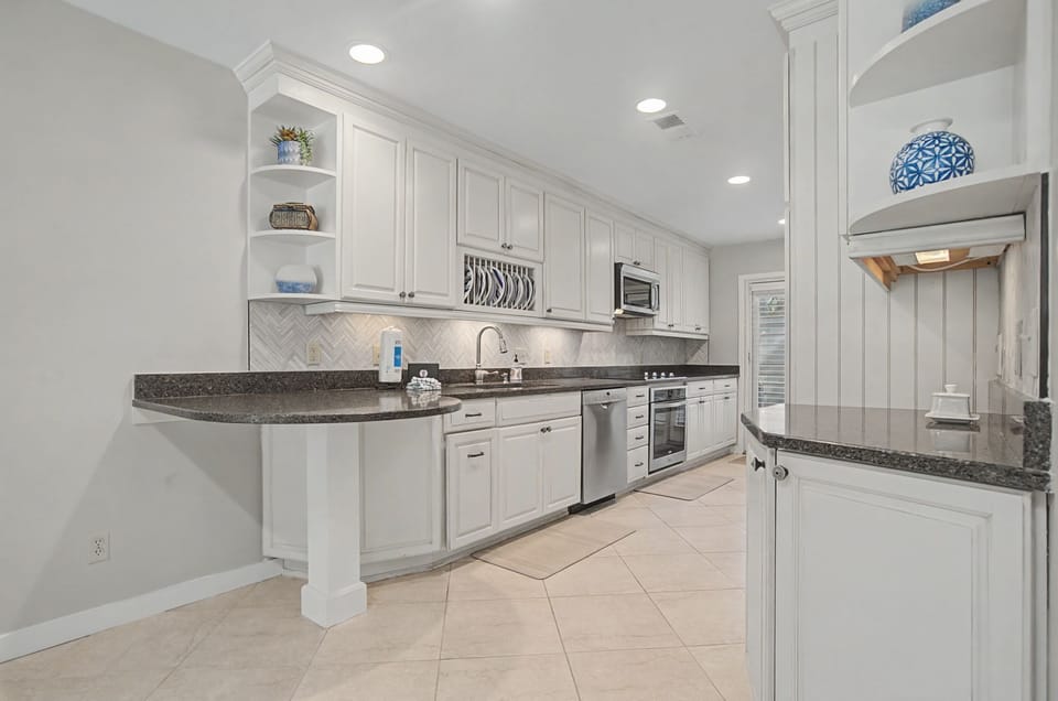 Villa, Multiple Beds, Kitchen, Garden View (174 Twin Oaks) | Private kitchen | Coffee/tea maker, dining table