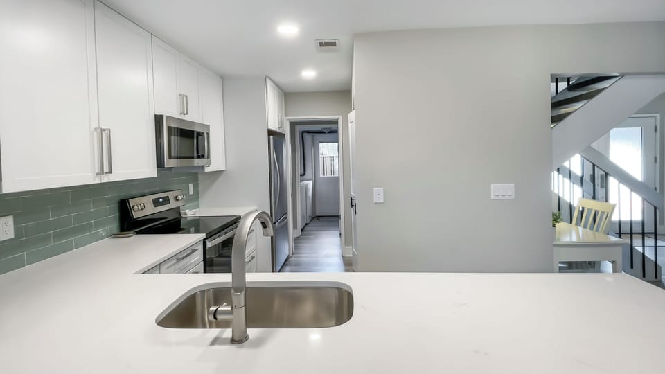 Villa, Multiple Beds, Kitchen, Garden View (494 Plantation Club Villas) | Private kitchen | Coffee/tea maker, dining table