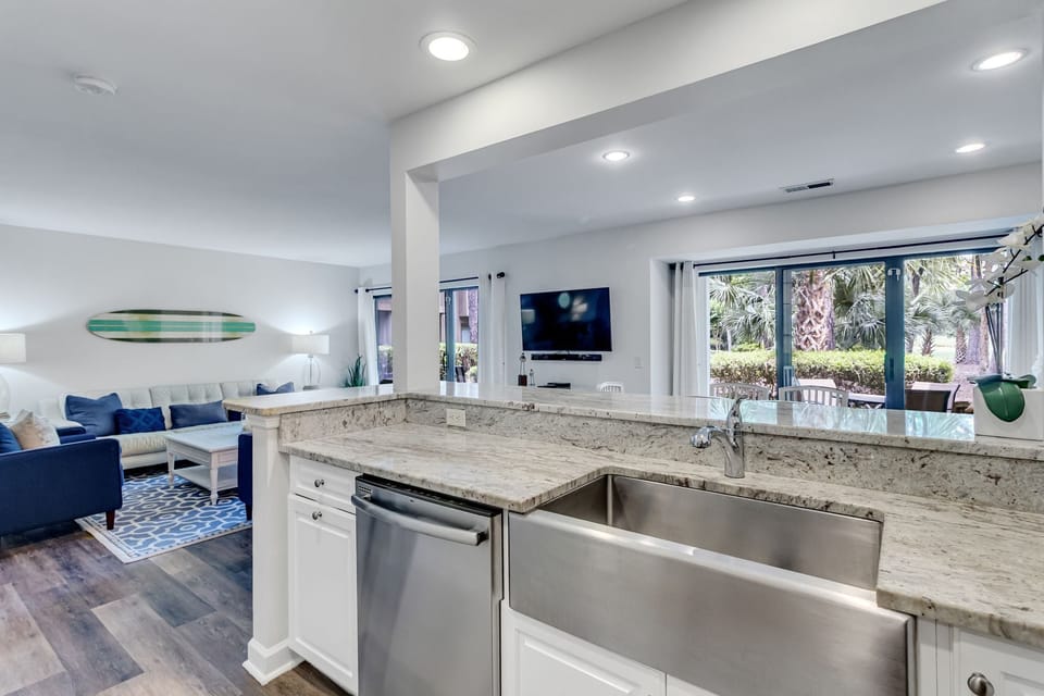 Villa, Multiple Beds, Kitchen, Golf View (490 Plantation Club Villas) | Private kitchen | Coffee/tea maker, dining table