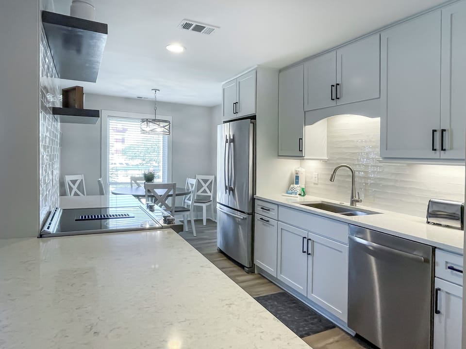 Coffee/tea maker, dining tables