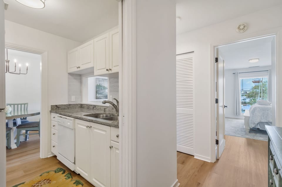 Villa, 1 King Bed, Kitchen (854 Ketch Court) | Interior