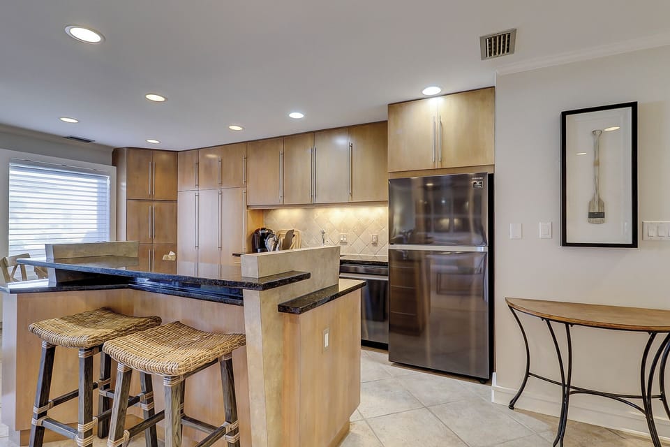 Villa, Multiple Beds, Kitchen (939 Cutter Court) | Private kitchen | Coffee/tea maker, dining tables