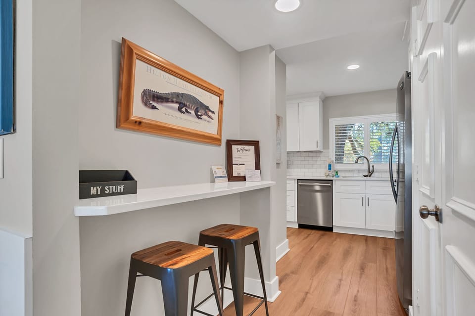 Coffee/tea maker, dining tables