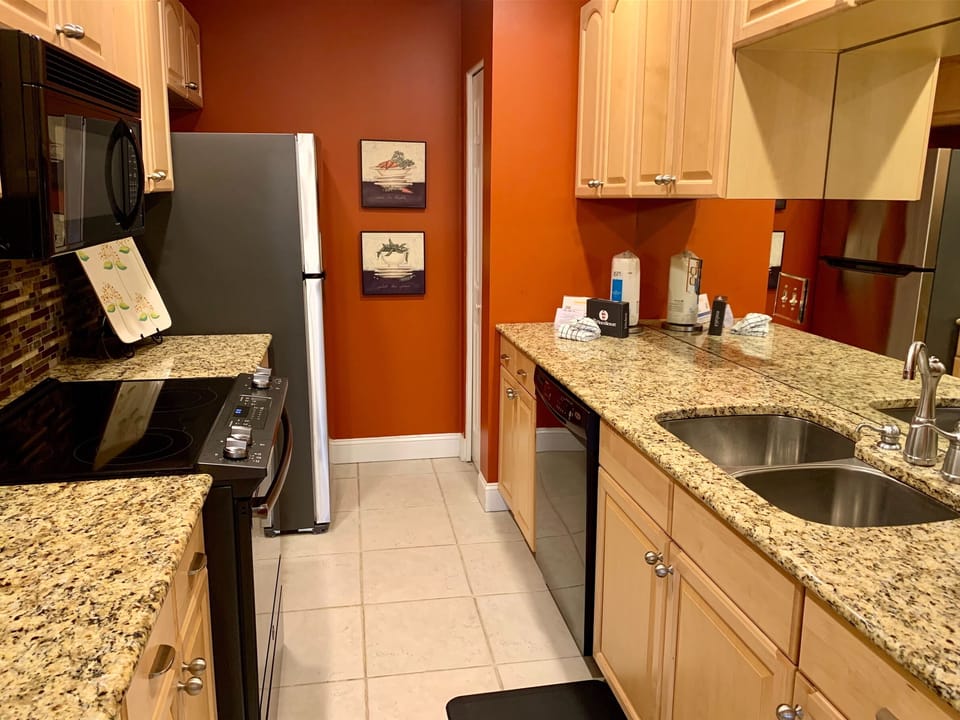Villa, Multiple Beds, Kitchen, Garden View (928 Cutter Court) | Private kitchen | Coffee/tea maker, dining tables