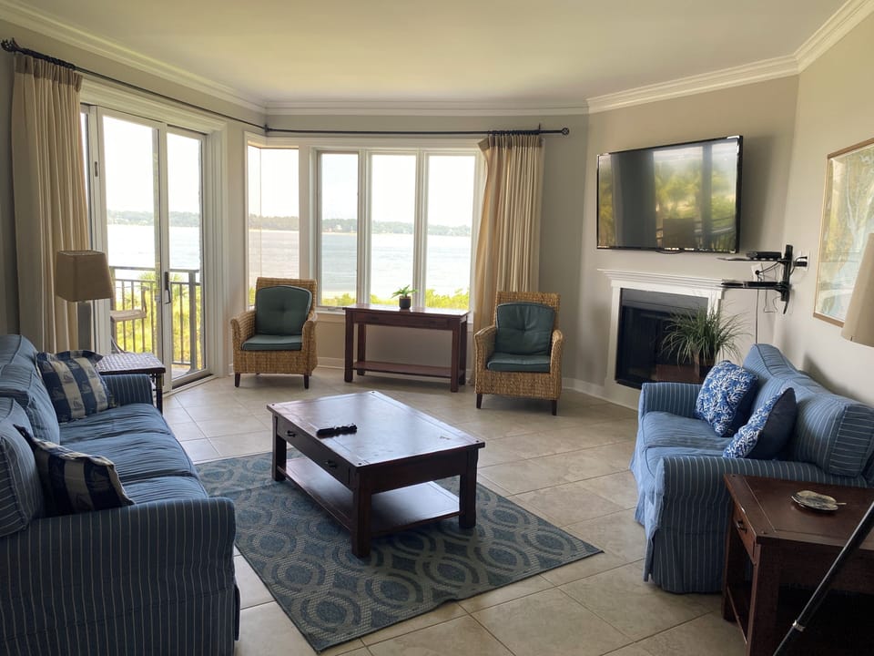 Villa, Multiple Beds, Kitchen, Garden View (1914 South Beach Club) | Living area | 42-inch flat-screen TV with digital channels