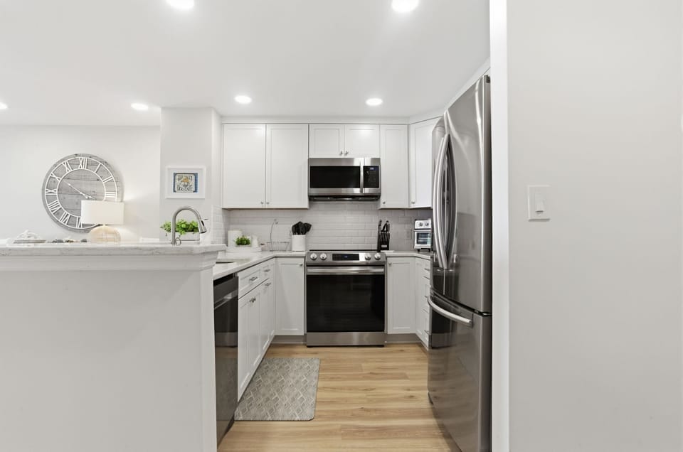 Villa, Multiple Beds, Kitchen (1835 Beachside Tennis) | Private kitchen | Coffee/tea maker, dining tables