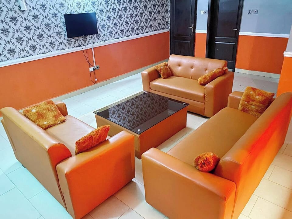 Family Room, Balcony, City View | Living area