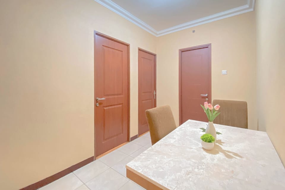 Standard Apartment, 3 Bedrooms (Apartment) | Dining room