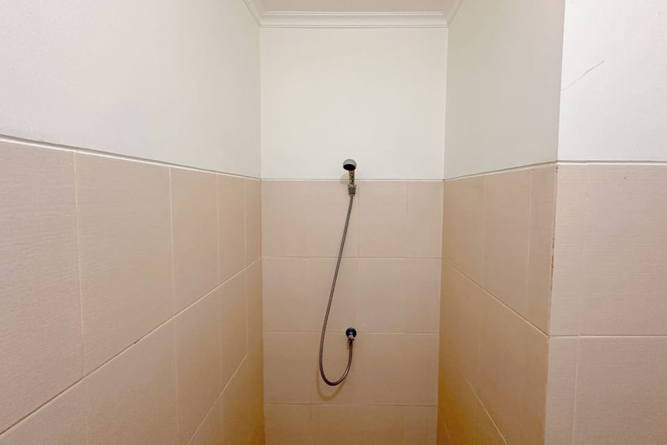 Comfortable Stay and Good Place Studio at Bale Hinggil Apartment Apartment in Surabaya