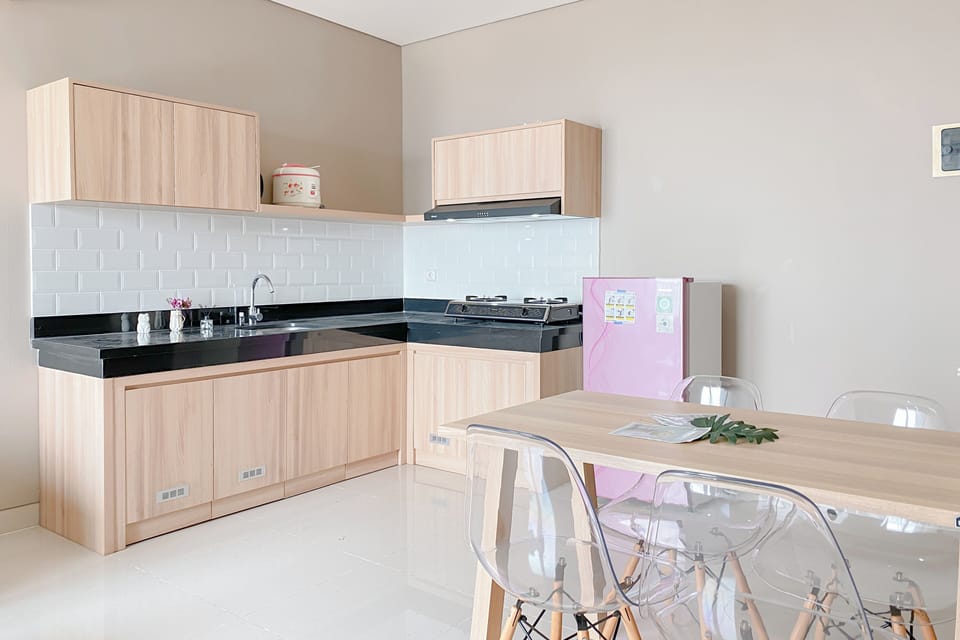 Standard Apartment, 2 Bedrooms (Apartment) | Private kitchen | Microwave