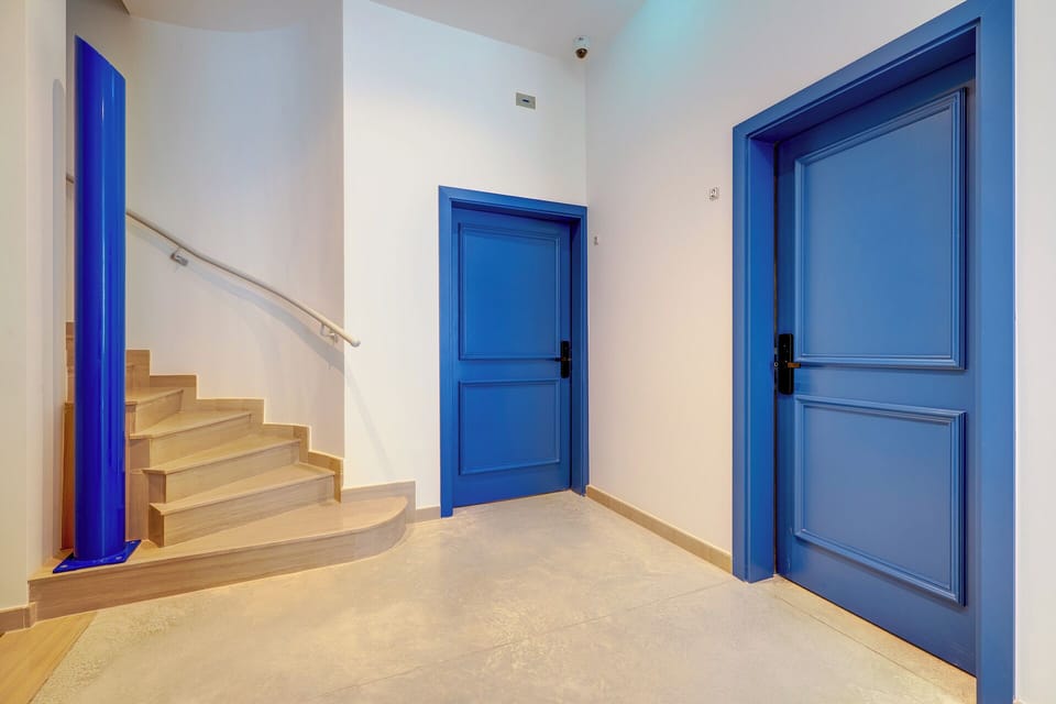 Deluxe Double Room | Minibar, in-room safe, blackout drapes, free WiFi