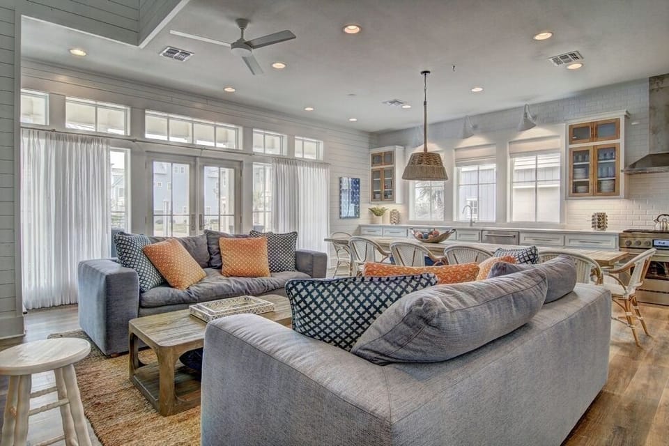 House (5 Bedrooms) | Interior