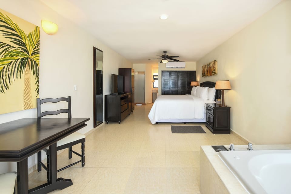 Free minibar, in-room safe, desk, laptop workspace