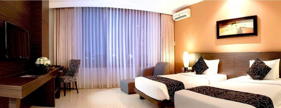Minibar, in-room safe, desk, rollaway beds
