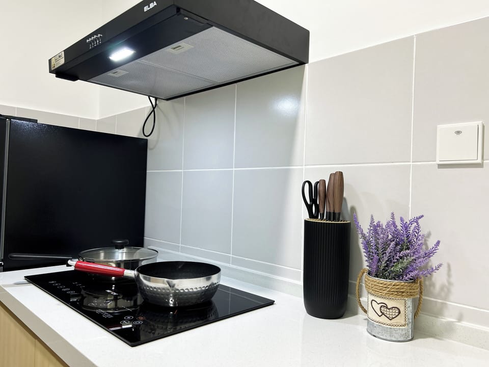 Apartment, 2 Bedrooms | Private kitchen | Fridge, microwave