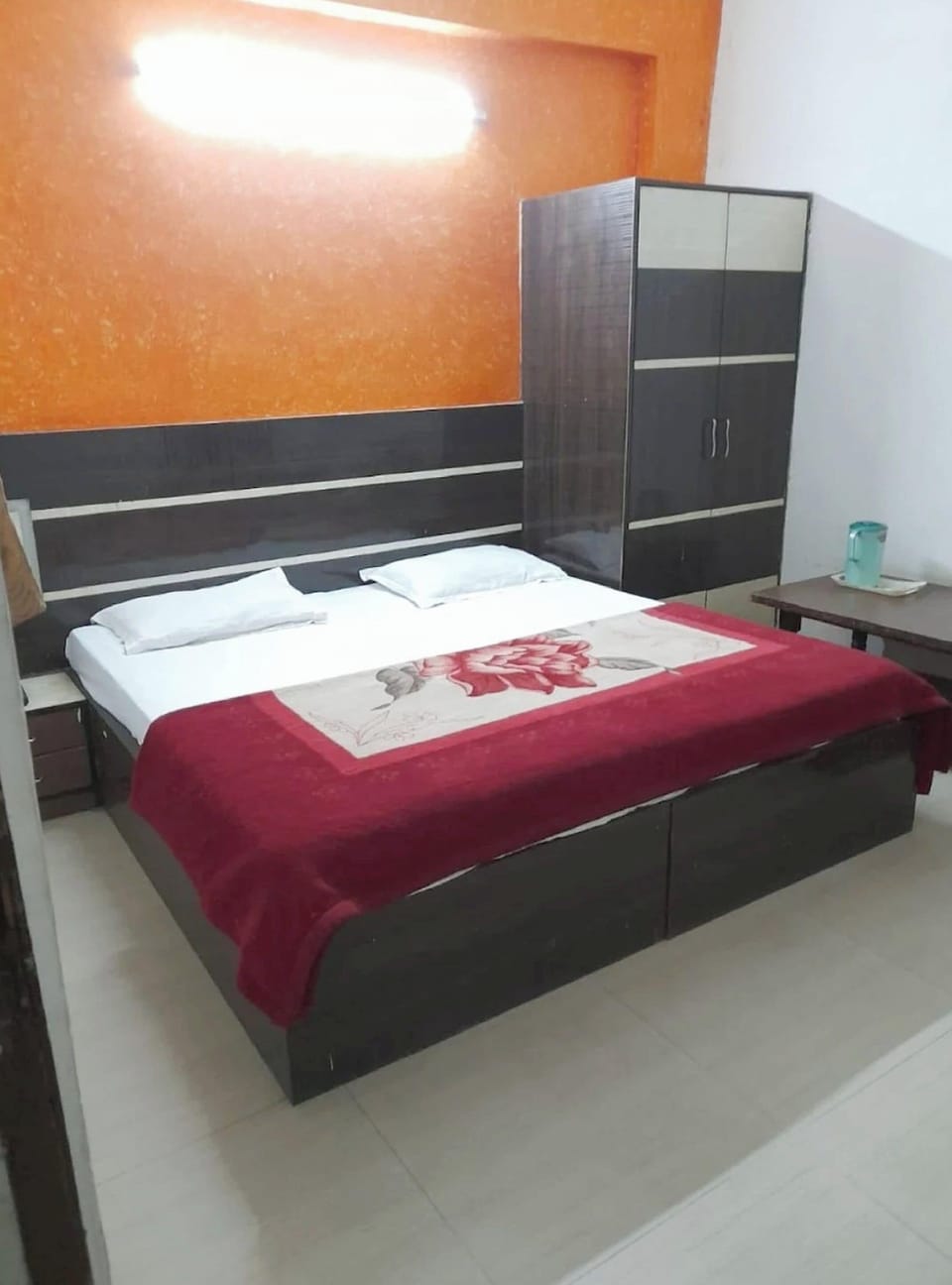 Deluxe Double Room | Hypo-allergenic bedding, in-room safe, desk, soundproofing