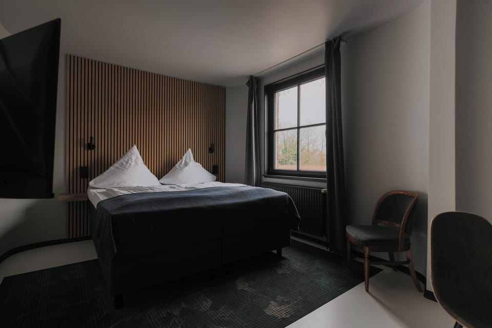 Comfort Double Room, 1 Bedroom, Canal View | Desk, free WiFi, bed sheets