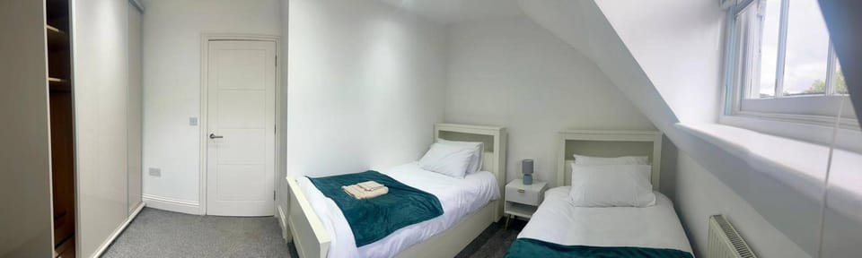 House | 4 bedrooms, iron/ironing board, free WiFi, bed sheets