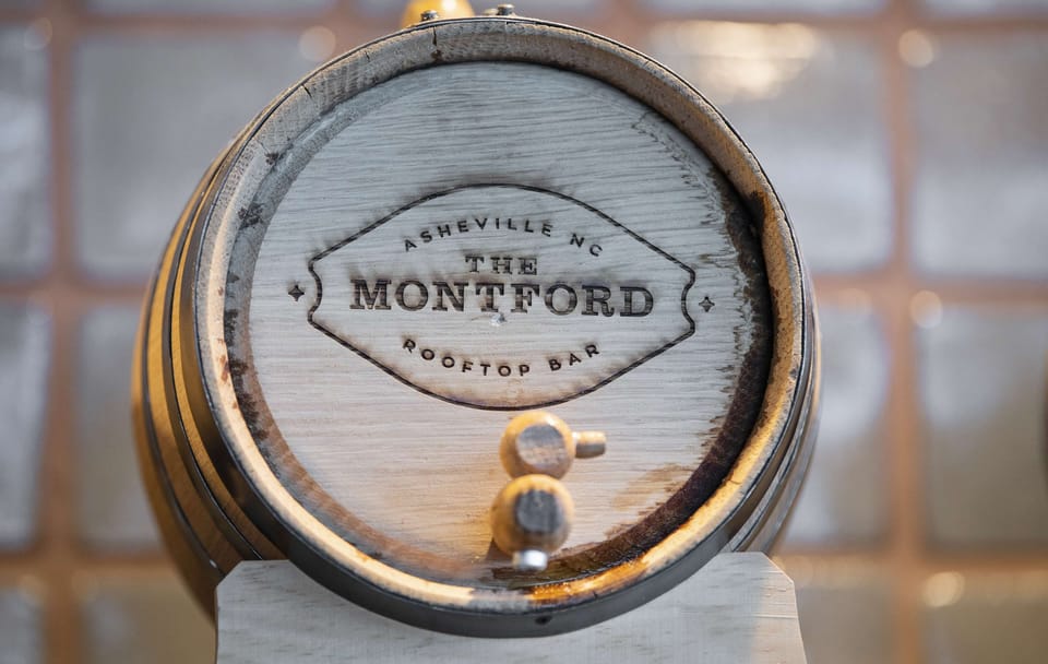 2 bars/lounges, rooftop bar