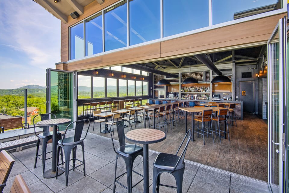 2 bars/lounges, rooftop bar