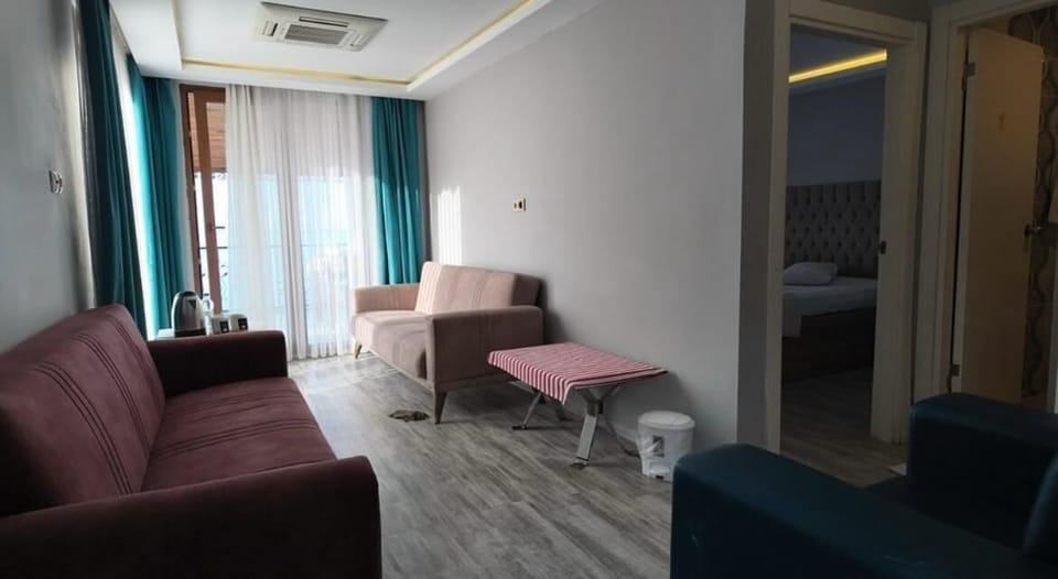 In-room safe, soundproofing, iron/ironing board, free WiFi