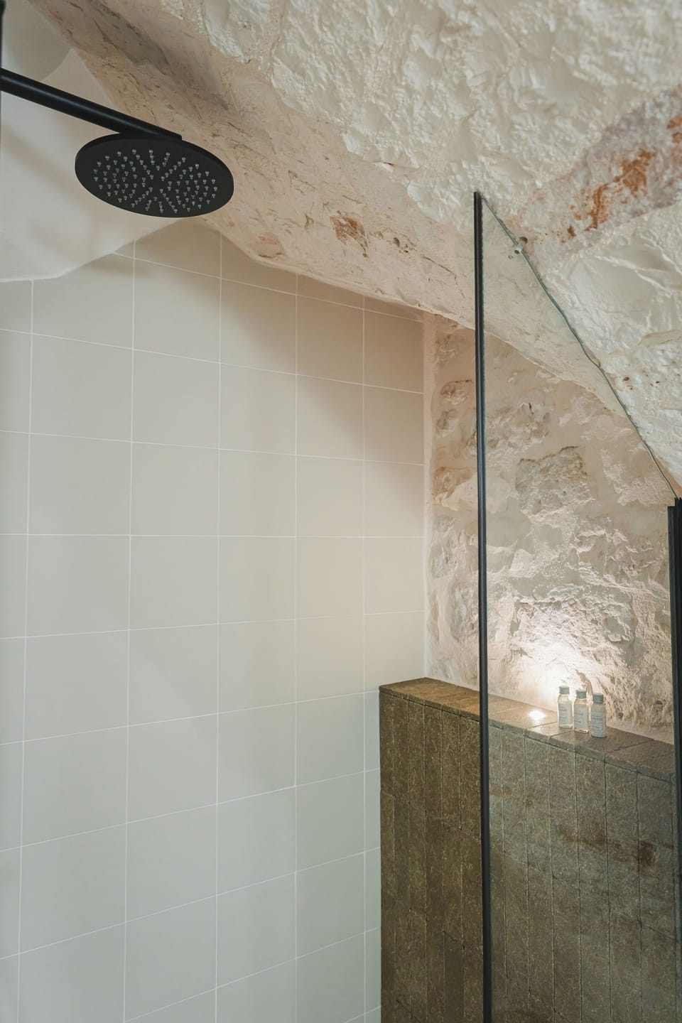 Luxury Suite | Bathroom | Slippers