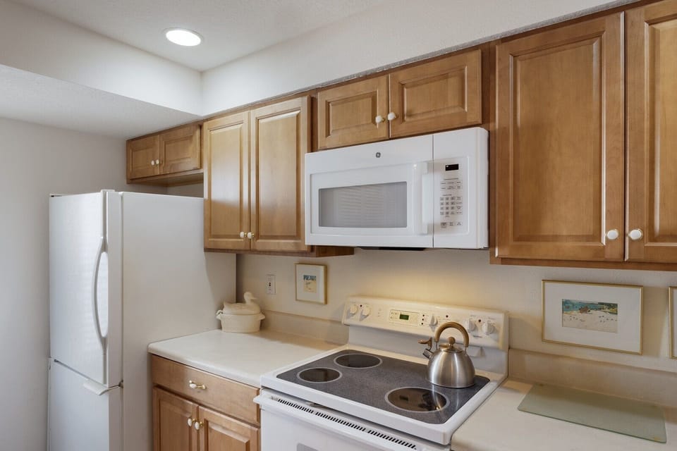 Condo, 2 Bedrooms | Private kitchen | Coffee/tea maker, fridge, oven, toaster