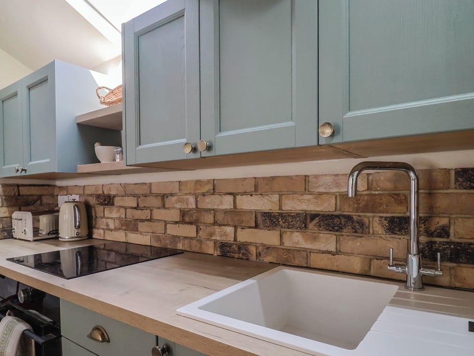 Fridge, dishwasher, cookware/dishes/utensils