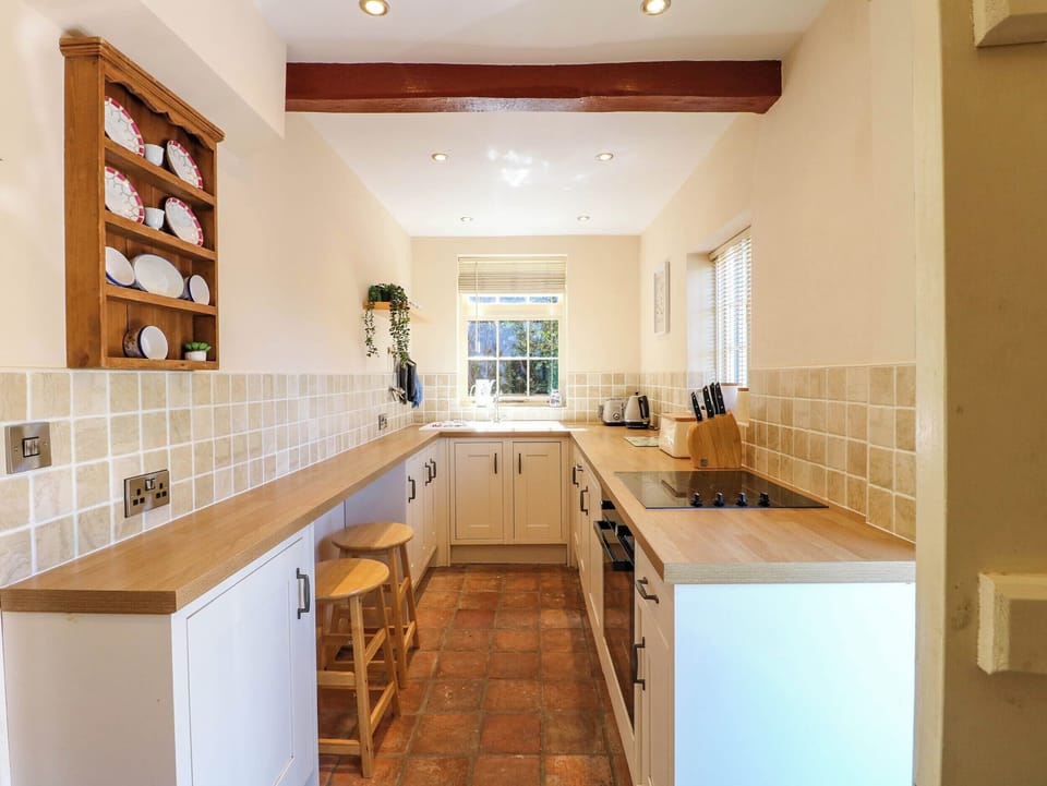 Dishwasher, cookware/dishes/utensils