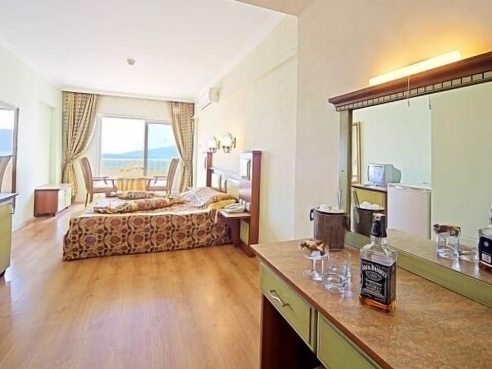 Family Room | Desk, free cribs/infant beds, WiFi, wheelchair access