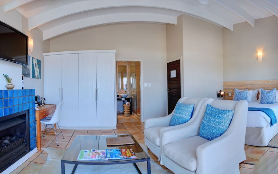 Superior Double Room, 1 Bedroom, Beach View | Living area | Flat-screen TV, MP3 dock