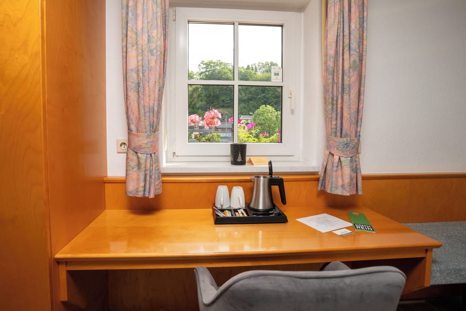 Standard Double Room, Courtyard View | Desk, laptop workspace, free WiFi