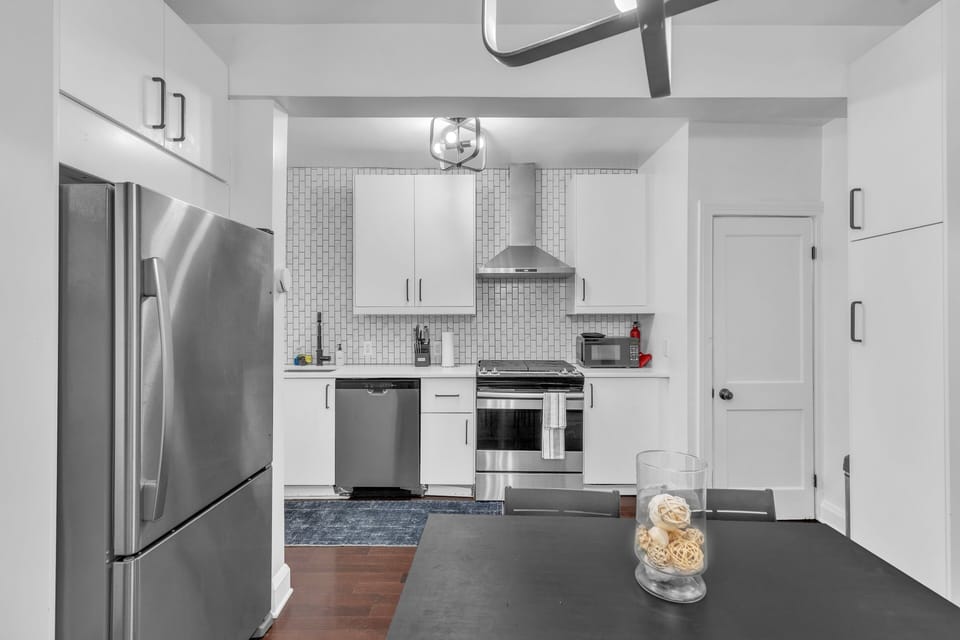 Townhome, 2 Bedrooms | Private kitchen | Fridge, oven, coffee/tea maker, electric kettle