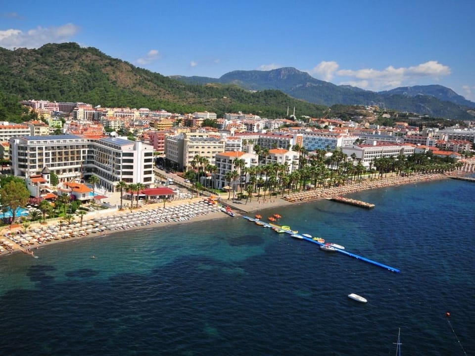 Private beach, sun loungers, beach umbrellas