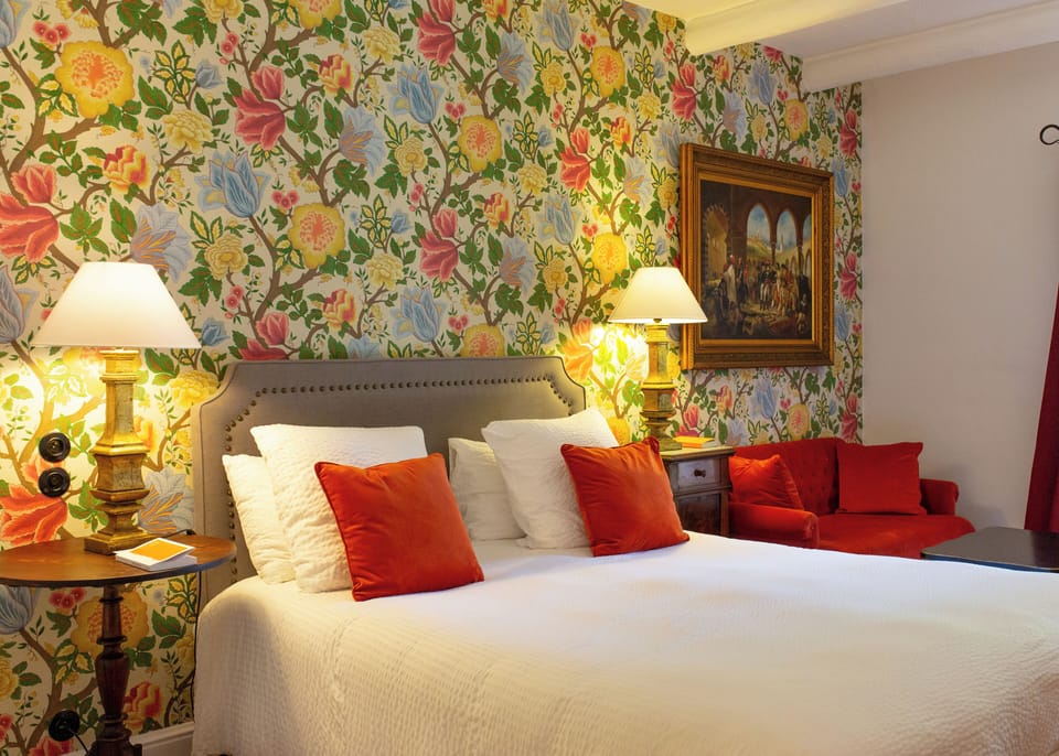 Comfort Room | In-room safe, desk, blackout drapes, soundproofing