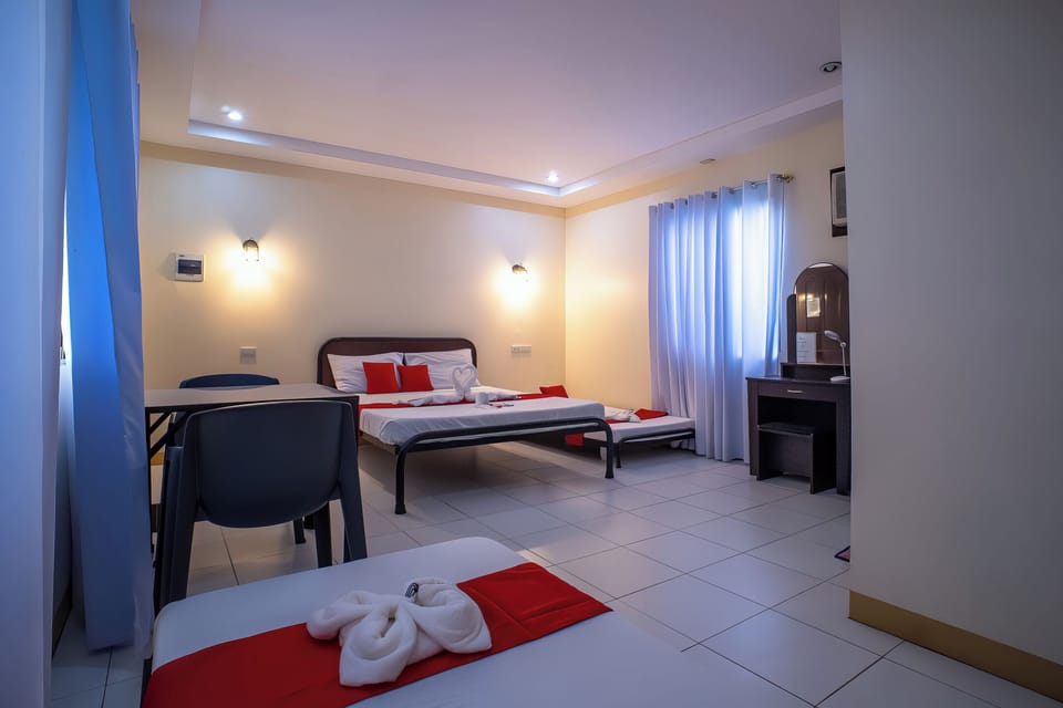 Family Single Room | Free WiFi