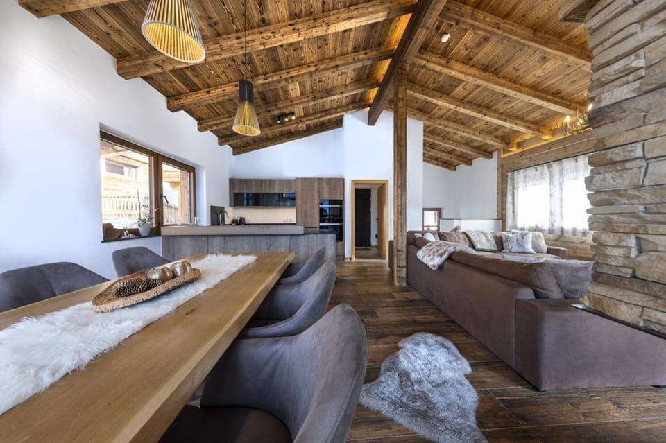 Chalet | Dining